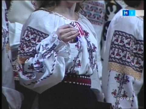 86.Corul Moldova - Colind pentru flăcău de însurat.(Florin Comișel),dirijor Valentin Budilevschi