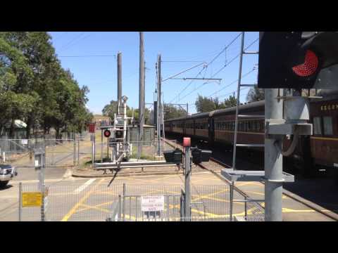 Diesel Loco 4520 & Steam Loco 3642 passing Clarendon