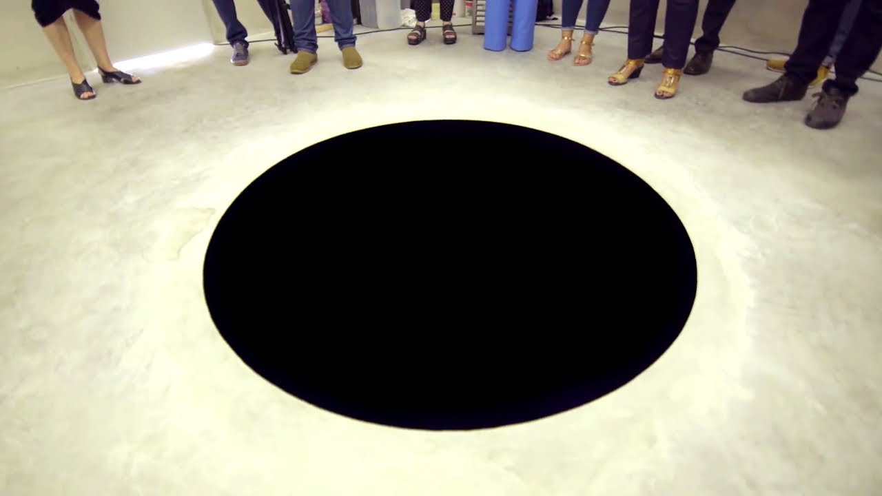 Аниш Капур черная дыра