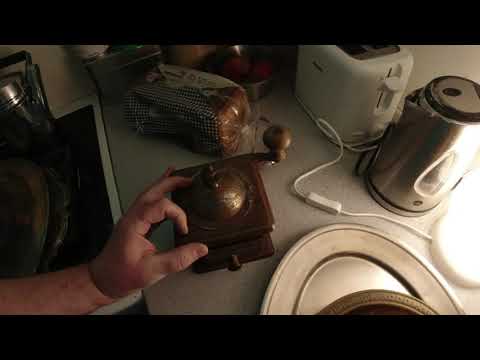 MongoTV_6236 - Kigger På Flyttekasser i Forstue Stået 7 År - Del 41 - Smider Ting UD