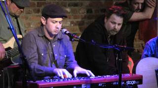 Matt Simons: &quot;Fall In Line&quot; Live at The Bitter End, New York Songwriter&#39;s Circle