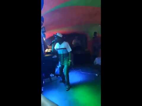 Mc Forlan - Ao vivo no Estação 220Volts Embu das Artes