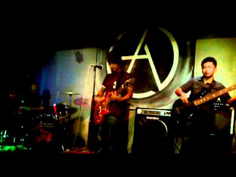 Holden 27- The Macho Scene