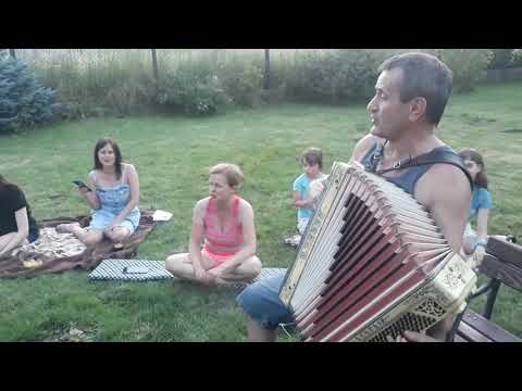 Piękny walczyk na ludowym ognisku!