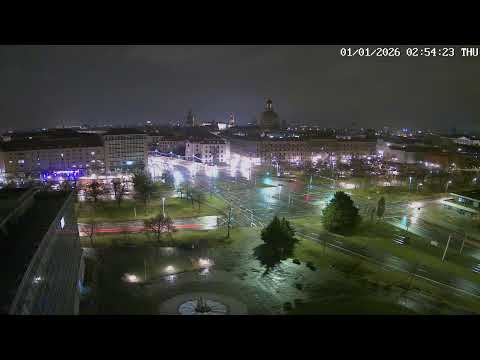 Silvester 2025 in Dresden, Blick auf die Frauenkirche.