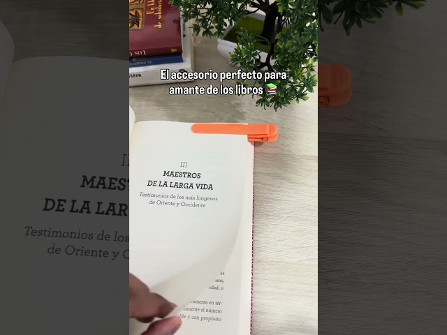 Vídeo relacionado con Marcapáginas personalizado con soporte para bolígrafo, soporte de cuero con imán personalizado, texto inicial con nombre grabado, cuaderno de viajeros, regalos para mujeres, hombres, amantes de los