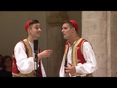 Klapa Kaše - Majka Maru i bije i kara - LIVE