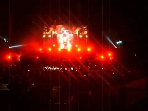 SOLY ANIDJAR A FILME JOHNNY HALLDAY DANS LA SALLE NOKIA ARENA DE TEL-AVIV