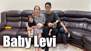 Baby Levi 跟大家見面