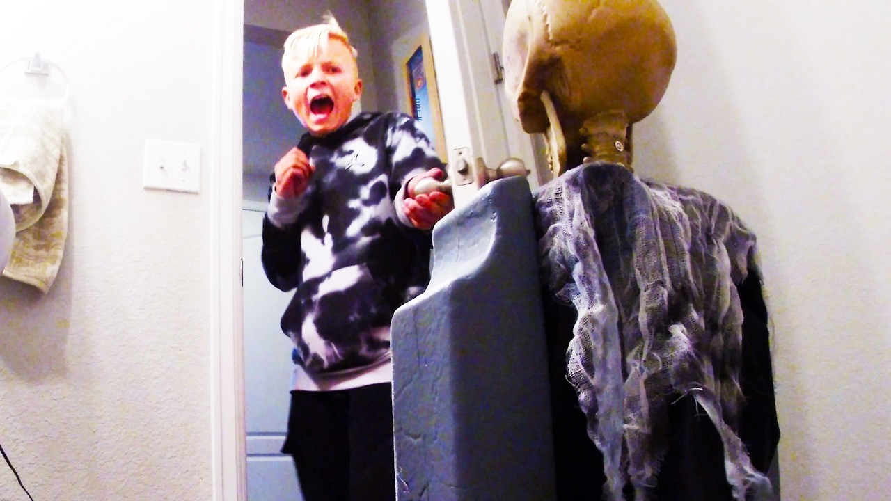 PRANKS SO EMBARRASSING That People Lost their Minds | Best Prank & Scares