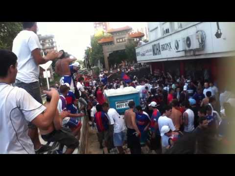 "Copamos el Tren y Fuimos Caminando" Barra: La Barra Del Matador &bull; Club: Tigre