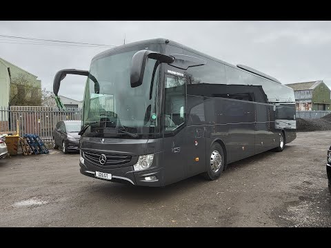 225 GT - 2019 (19) Mercedes Benz Tourismo M2