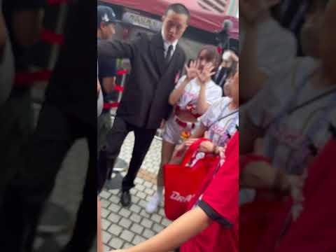 不到半公尺！一哭二鬧三上悠亞ep.1 [LIVE] 最靠近的一刻！#shorts #味全龍 #三上悠亞 #小龍女