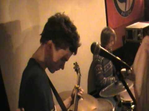 Consigny Panic - houdini logic ( circke takes the square cover) (live Anti-nuclear gig, 22.03)