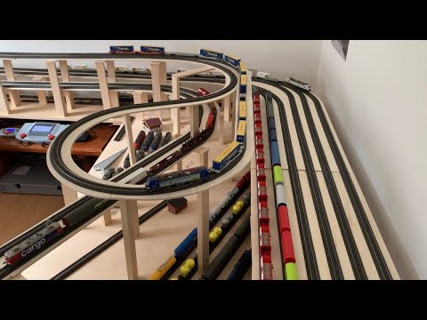 #8.1# CLARO STAZIONE H0 - Intenso traffico merci sulle rampe di Claro... (prima parte)