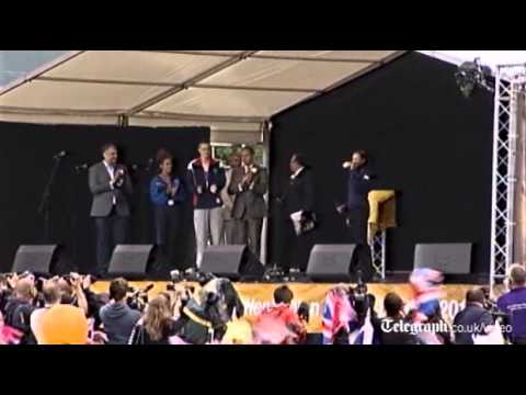 Olympic golden girl Jessica Ennis arrives home in Sheffield