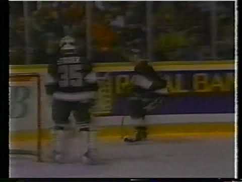 Ken Baumgartner hits Marty McSorley - Mar 31, 1993