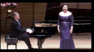 Elaine Alvarez and Warren Jones perform Turina's Tres Poemas Op 81, No 2 'Tu pupila es azul'