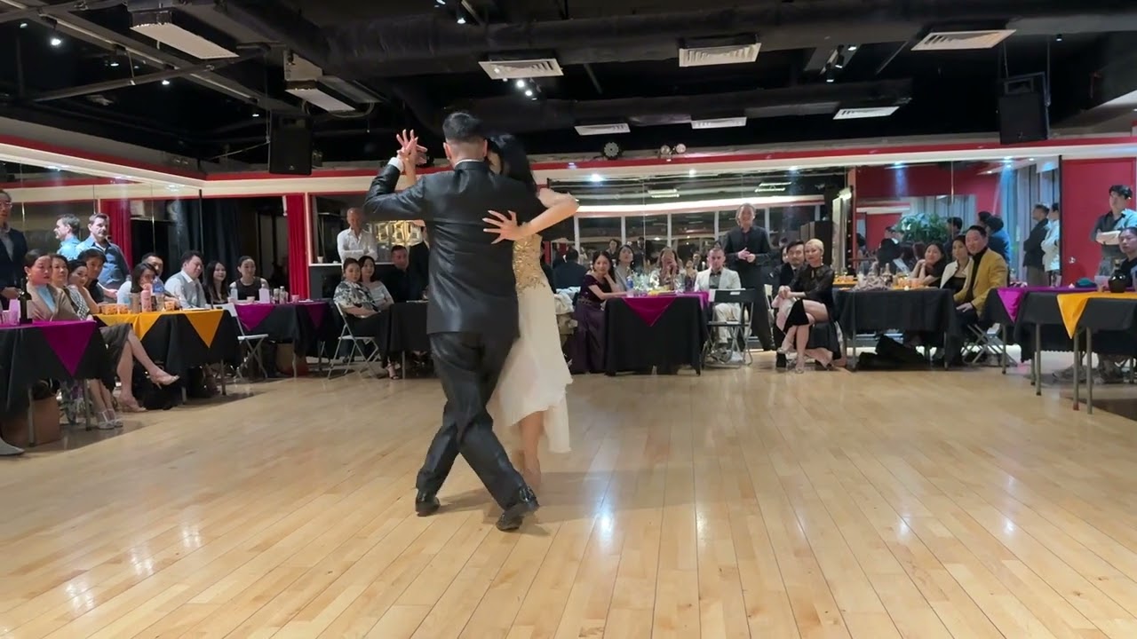 Javier Rodriguez y Sandra Mok in HK - Nov 2025 3/3