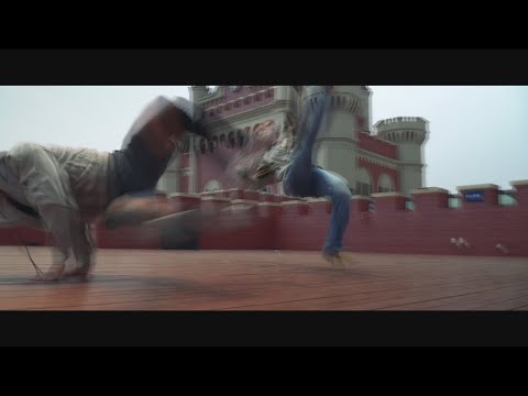 Coffee Grinder KIck (RECHARGEe) by Ron Smoorenburg