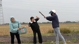 Download lagu The $2 Million Battle: A Poor Single Mother Risking Everything to Save Others – Why? mp3 Download lagu The $2 Million Battle: A Poor Single Mother Risking Everything to Save Others – Why? mp3