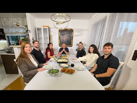 Blagoslovljen tek - Složenac s piletinom i baklava od višanja obitelji Zlopaša