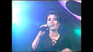 Helena - Feel The Rush (live performance)