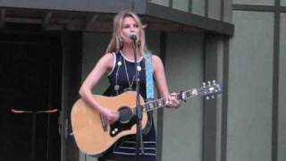 Elizabeth Cook - 1st Performance of &quot;All The Time&quot; - 5/15/09