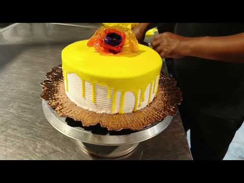 lemon cake#shabbar #strawberrycake #cakedecorating