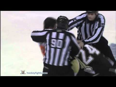 Awsome hockey fight