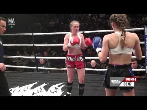 Roar Combat League 2, Chloe Cook vs Chantelle Tippet