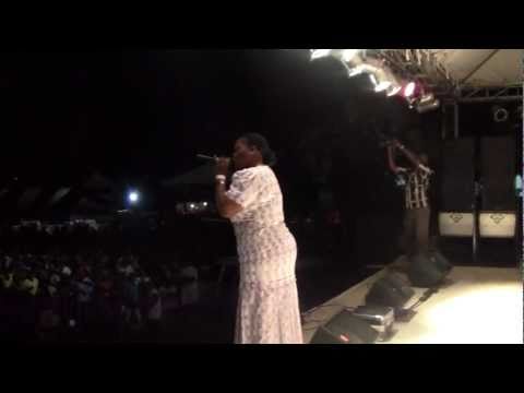 SIS PAT IN CONCERT IN JAMAICA