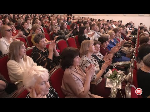 Школа-ягодка. В Ревде третья школа отметила 45-летний юбилей