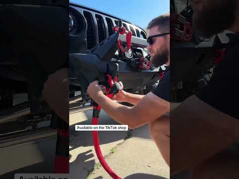 Upgrade to split shackles for quick off-road recoveries #fok #offroad