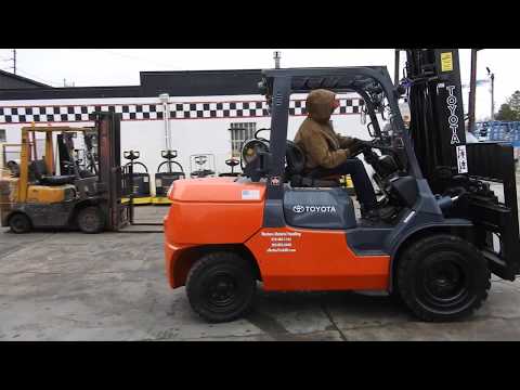 #D21082d Excellent running 2013 Toyota 7FGAU50, 11K Pneumatic tire forklift