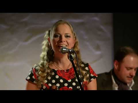 Mainouche – Blue Skies