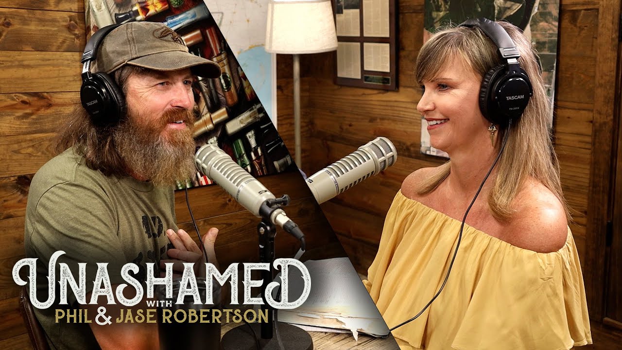 Ep 325 | Missy Makes Jase Squirm AGAIN & No One Likes the Name Jase Wants His Grandkids to Call Him