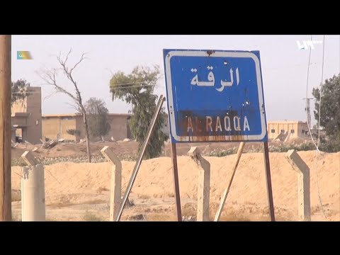 تقرير تلفزيوني حول اجتماع القوات الأمريكية مع قائد لواء ثوار الرقة وإنشاء قاعدة في المدينة