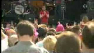 Kaiser Chiefs Live- Hard times send me