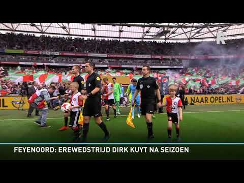 Erewedstrijd Dirk Kuyt na afloop van de competitie