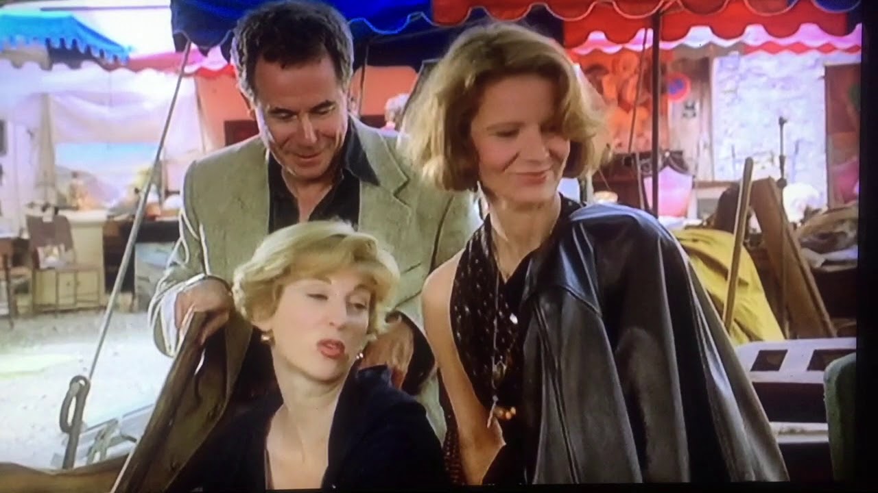 Miniature de la vidéo SYLVIE LAPORTE et NICOLE GARCIA du film Aux petits bonheurs