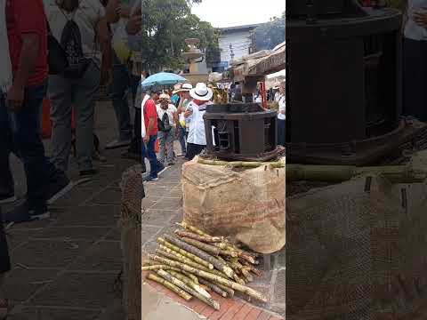 Exposición de oficios y tradiciones en  ocho de mayo en Puente Nacional Santander