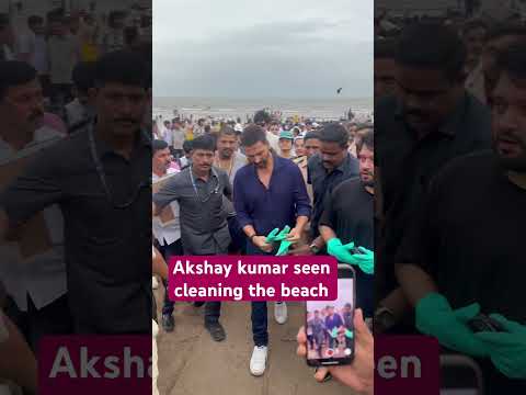 Akshay kumar seen cleaning the beach #bollywood #ytshorts