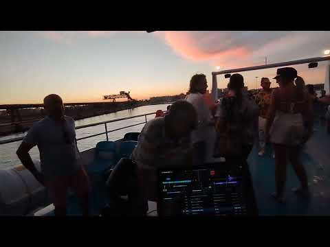 Boat Party - Farruko (Pepas)