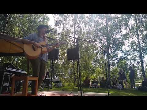 Lassi Valtonen - Heart-Shaped Box live