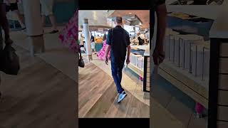 #Cruisetip Enjoy a quieter embarkation day lunch at the solarium bistro vs. windjammer!