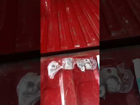 replacing the tailgate hinge today my roommate will help me today never done it before new to it