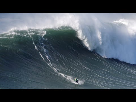 Death in the waves near the fishing village of Nazarré