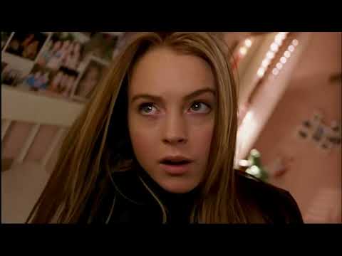 Freaky Friday (2003) theatrical trailer still with Lindsay Lohan and Jamie Lee Curtis