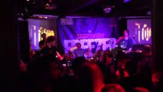 Riptide movement, Hot Tramp in Reardens Bar